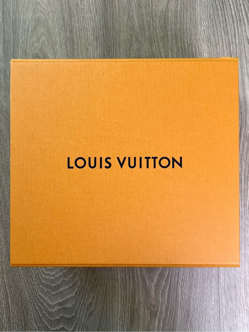 Louis Vuitton box (BB167)